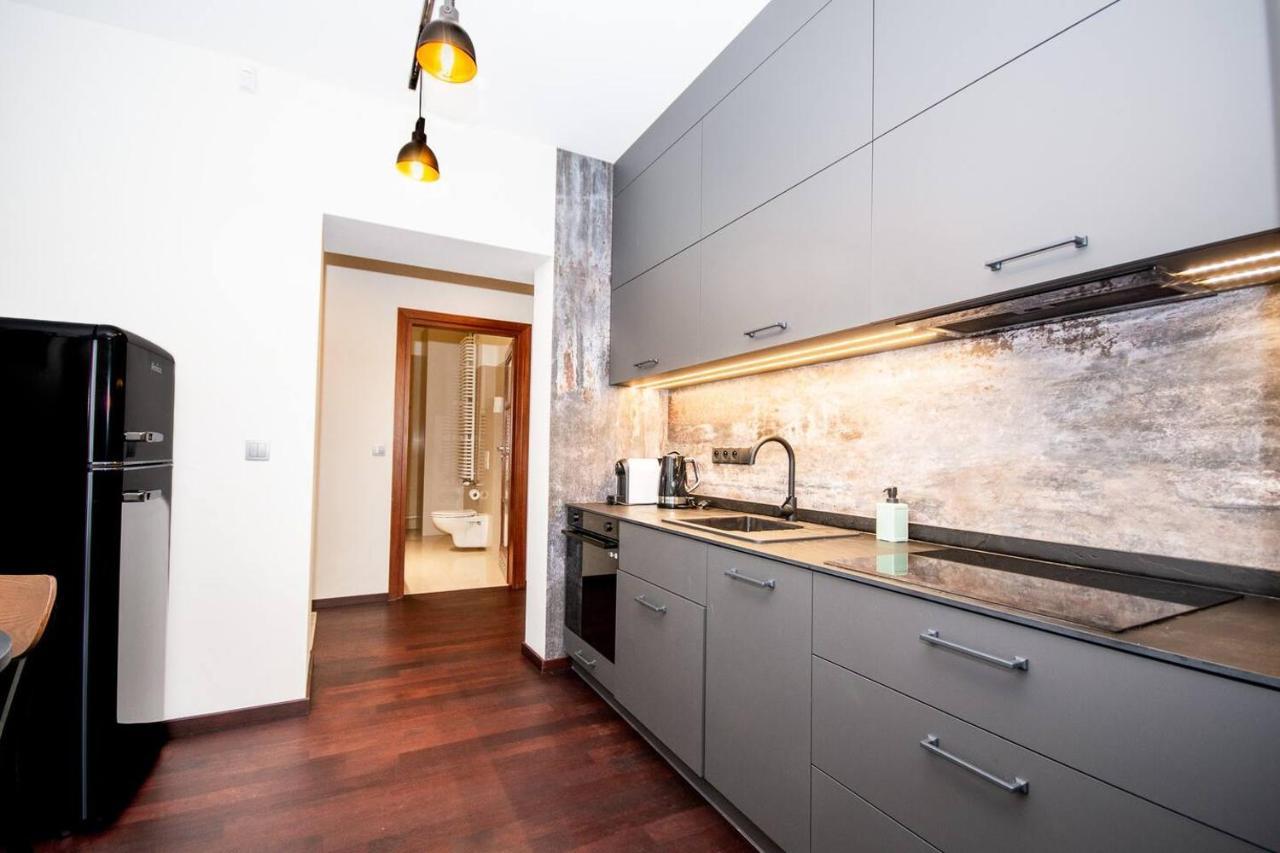 Inpoint 2-Bedrooms Apartment With Private Garden And Free Parking Krasków Exterior foto