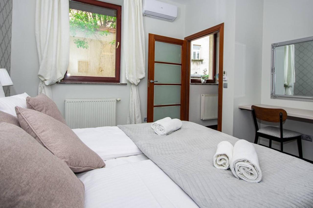 Inpoint 2-Bedrooms Apartment With Private Garden And Free Parking Krasków Exterior foto